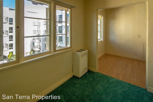 Building Photo - 914 17th St