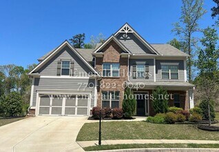 Building Photo - Now Ready! Amazing 5 bedroom house with 3 full bathrooms!