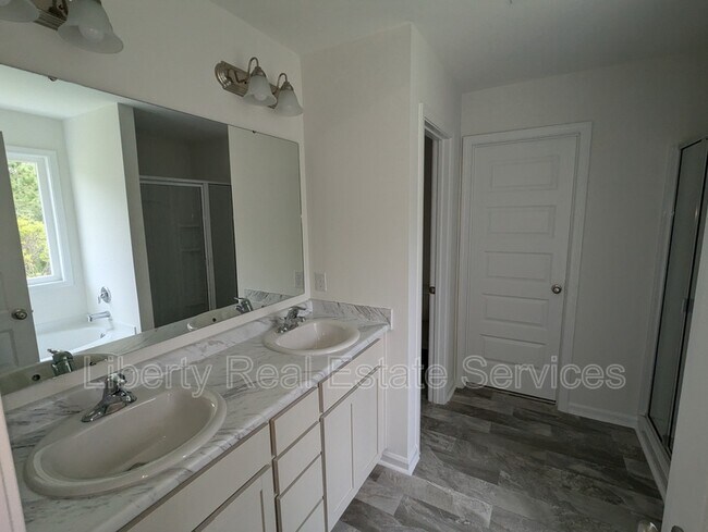 Building Photo - 114 Alcove Ct