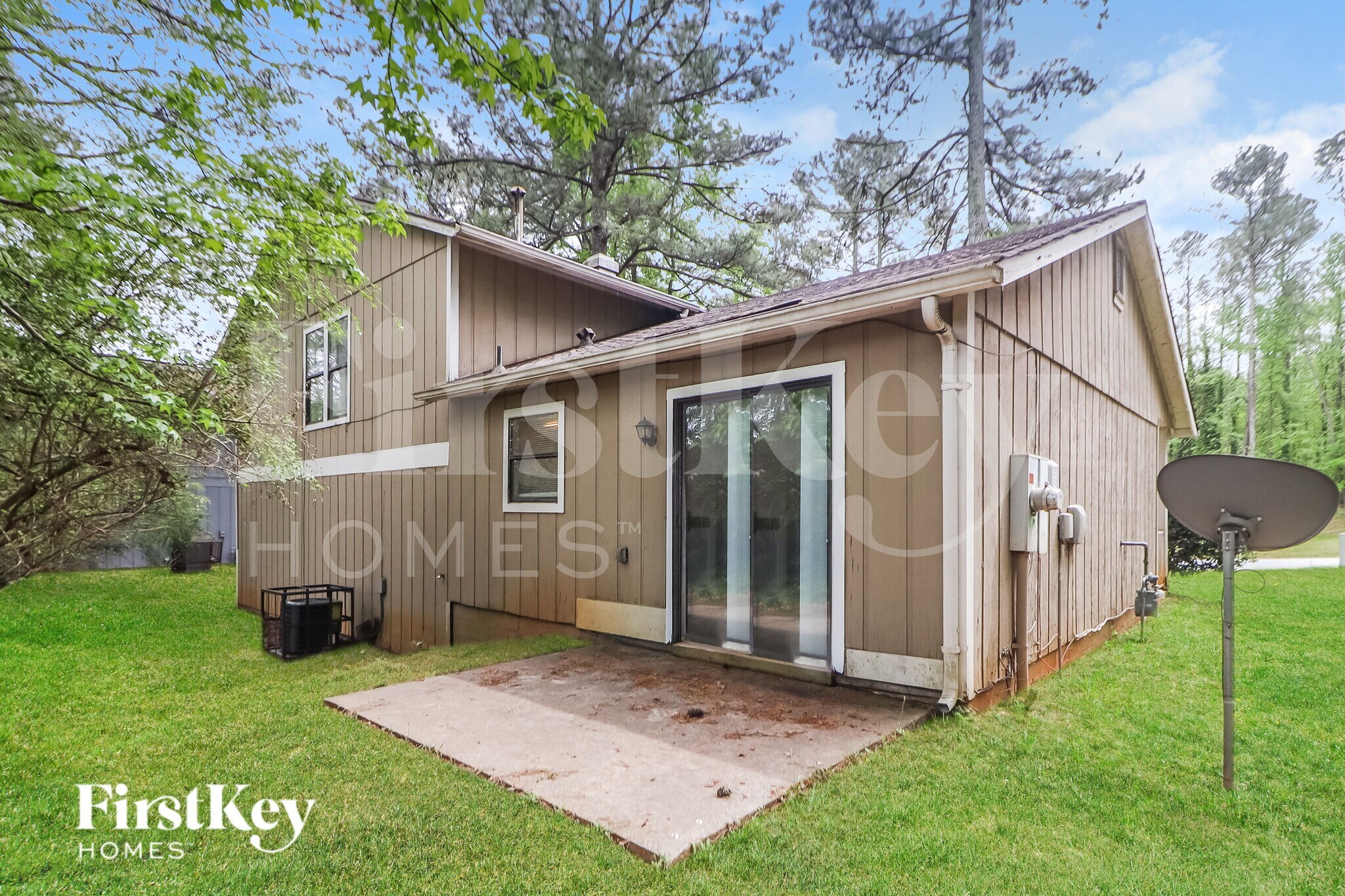 Building Photo - 3346 Clevemont Way