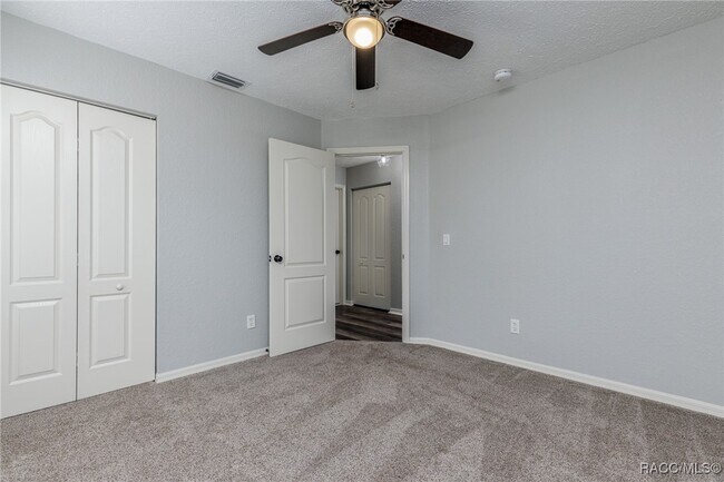 Building Photo - 320 N Fresno Ave