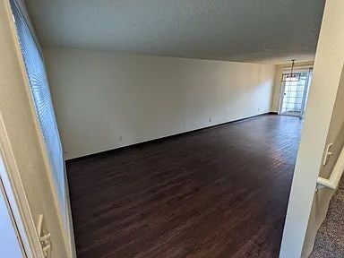 Building Photo - Available Now! Pet-Friendly 2 Bed/ 1.5 Bath with Patio & Parking