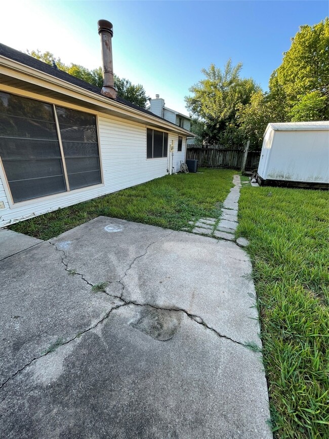 Building Photo - 3622 Fiddlers Green Dr