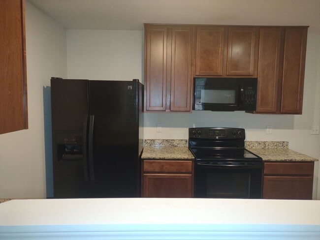 Building Photo - Super Four bedroom home in Northeast Columbia!