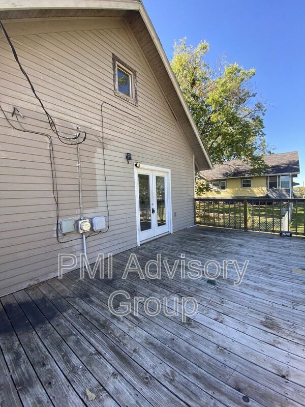 Building Photo - 200 SW 21st St