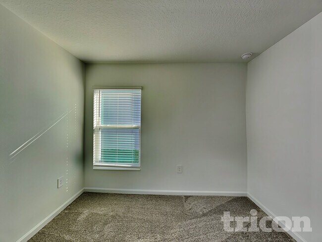 Building Photo - 9496 Revere Ave