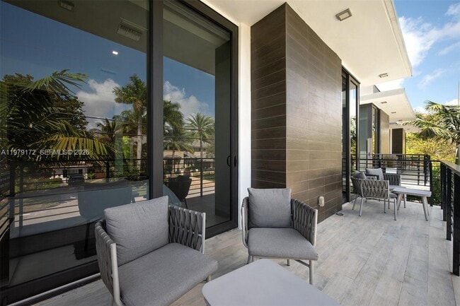 Building Photo - 2516 NE 21st St