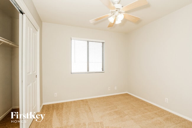 Building Photo - 11911 W Fontenelle Dr