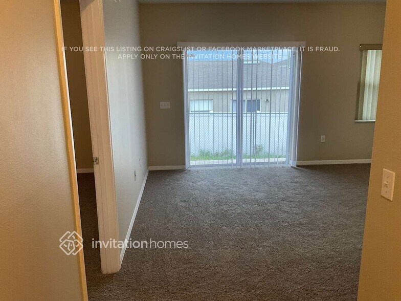 Building Photo - 910 Cumberland Dr