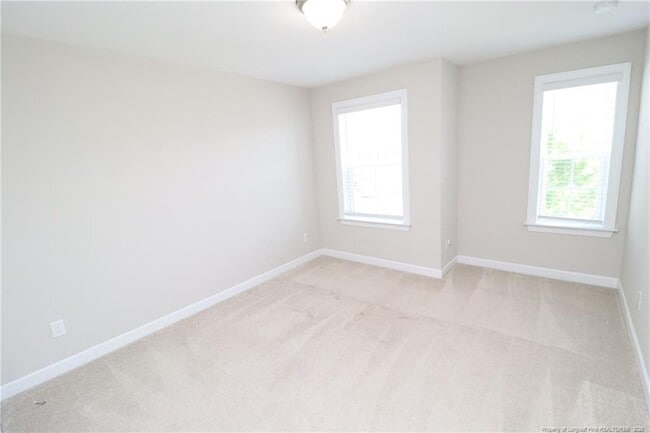 Building Photo - 240 Mystwood Hollow Cir