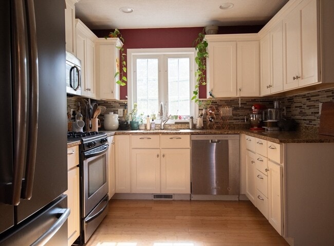 Building Photo - 40 Brattle St