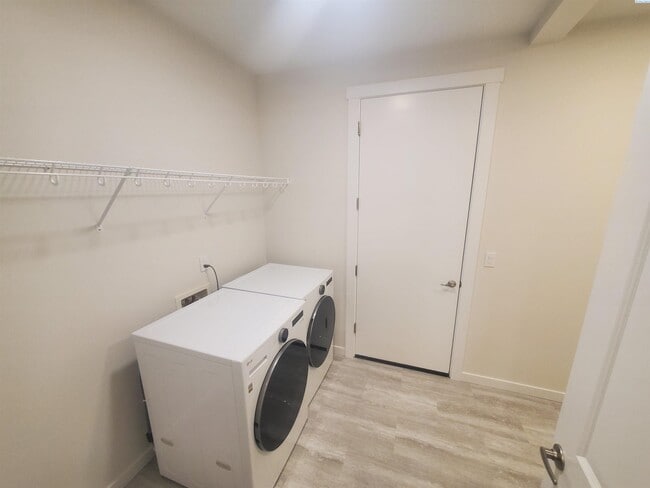 Building Photo - Brand New South Orchard Subdivision Rental