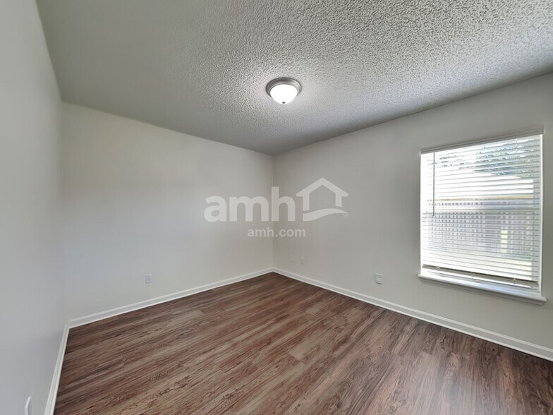 Building Photo - 927 Ashton Cove Terrace