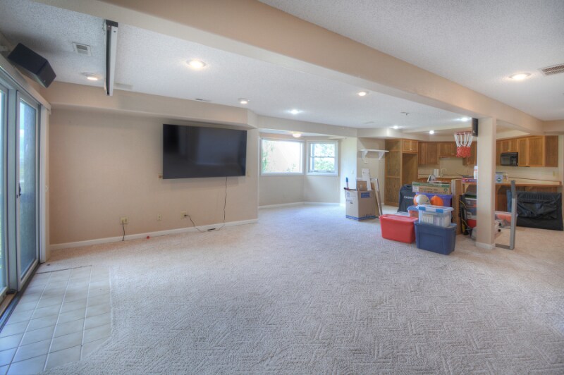 Building Photo - 485 Vanderbilt Ct