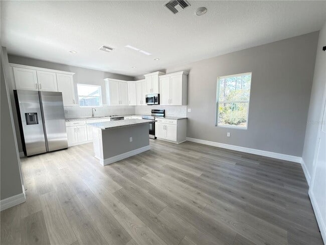 Building Photo - 5048 San Ignacio Dr