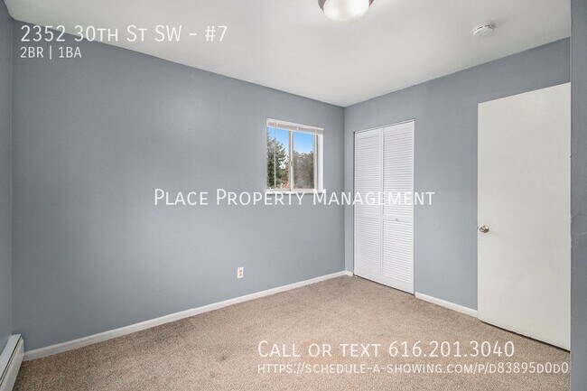Building Photo - 2352 30th St SW #7 - 2 Bed/1 Bath Lower Ap...