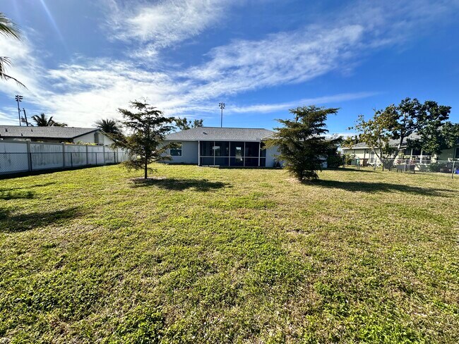 Building Photo - Pelican
