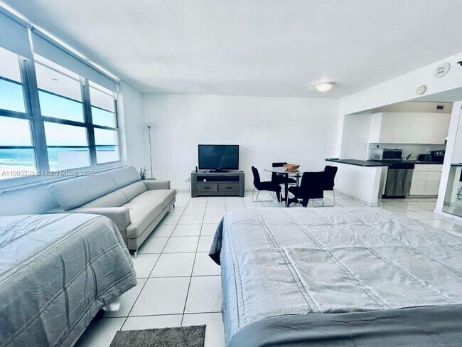 Building Photo - 100 Lincoln Rd