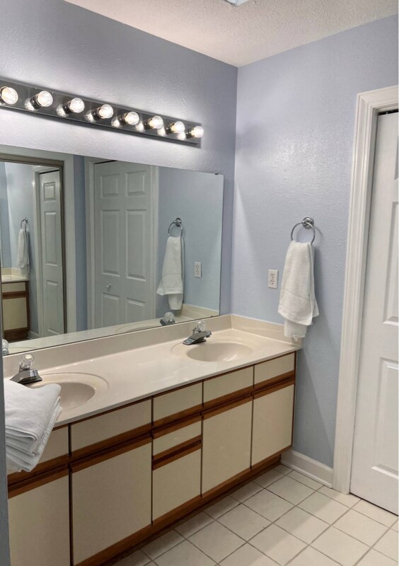 Building Photo - 2032 Hearthwood Ct