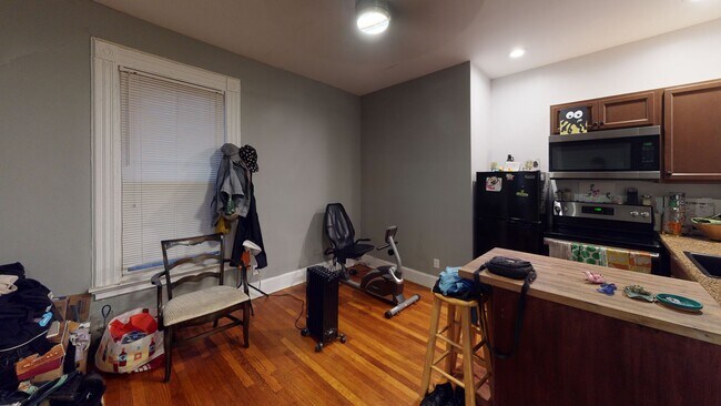 Building Photo - Charming 1BR + Bonus Sunroom - Near Yale, ...