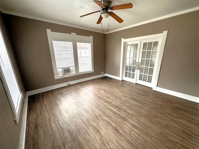 Building Photo - 4115 Congress Ave