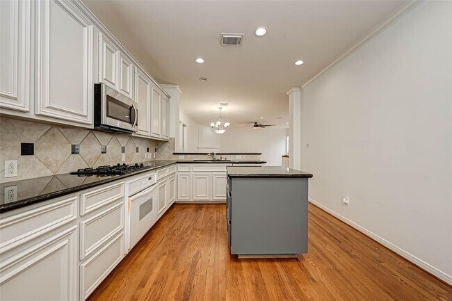 Building Photo - 1425 Oneil St