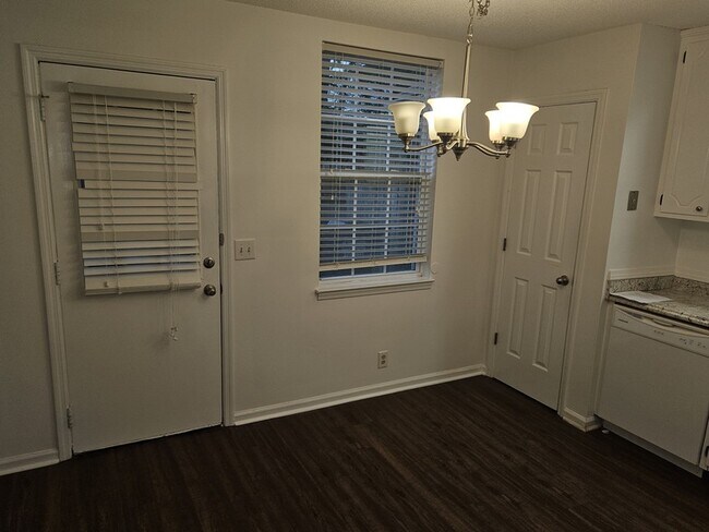 Building Photo - 117 McMurray Cir