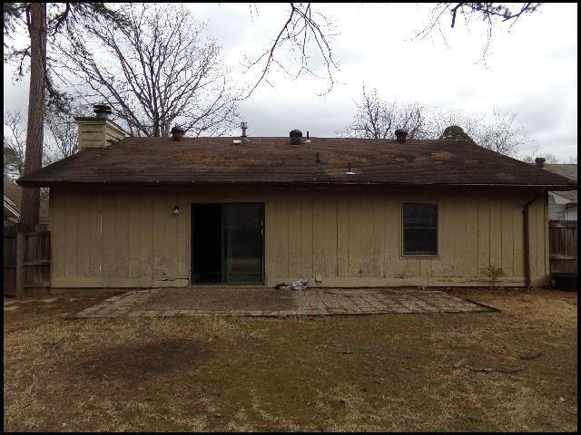 Building Photo - 39 Oak Forest Loop