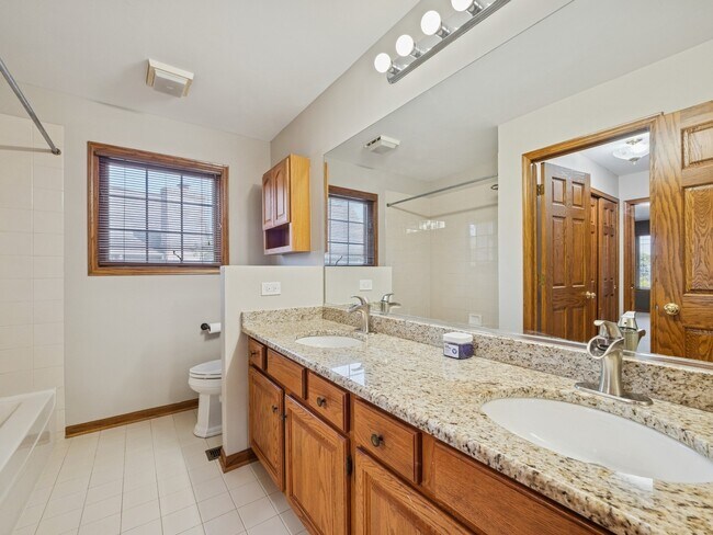 Building Photo - 1134 S Hiddenbrook Trail