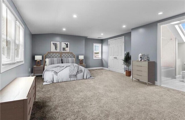 Building Photo - 10 Cooke Pl