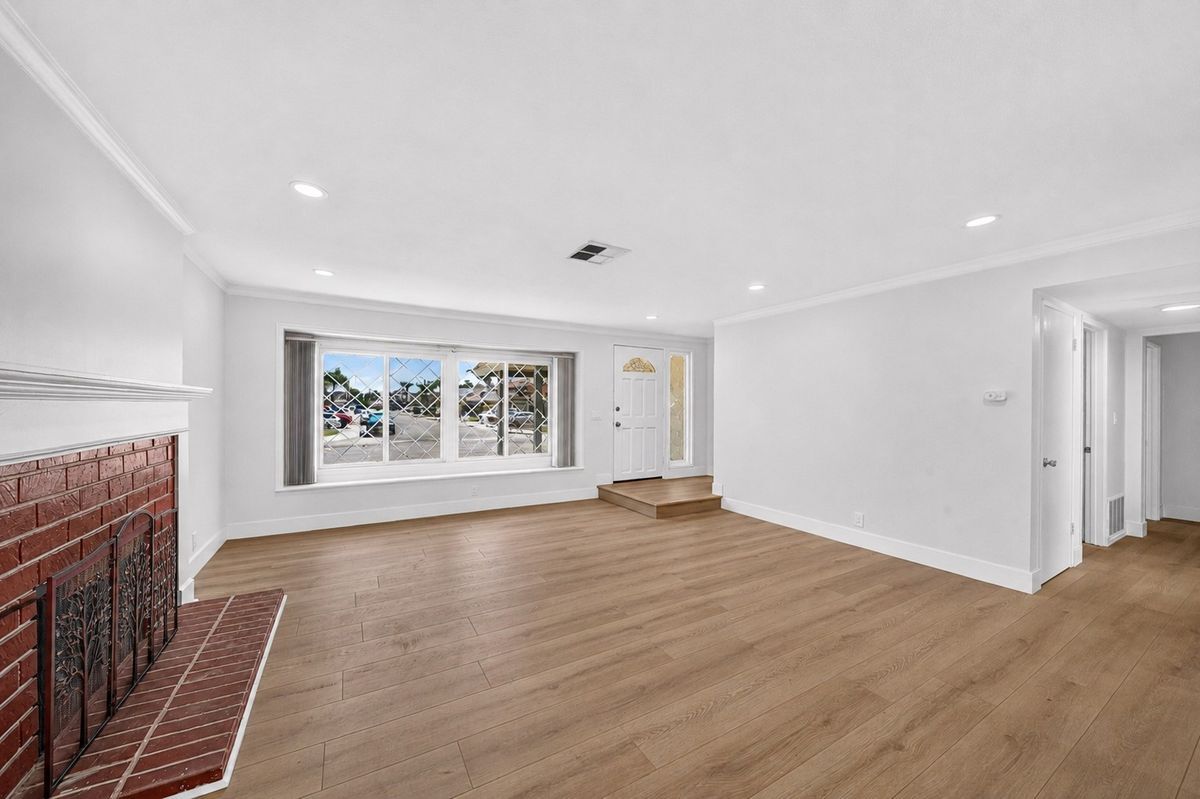Building Photo - 8321 Santa Margarita Ln