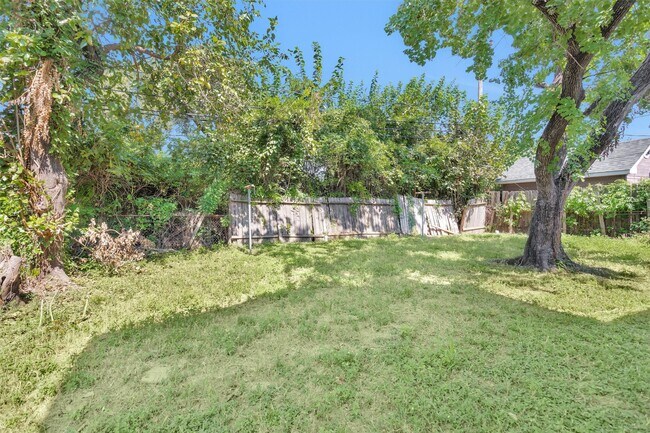 Building Photo - 15225 Woodforest Blvd