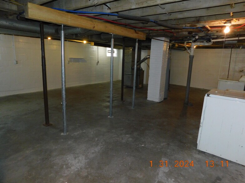 Building Photo - 101 Poplar Ave