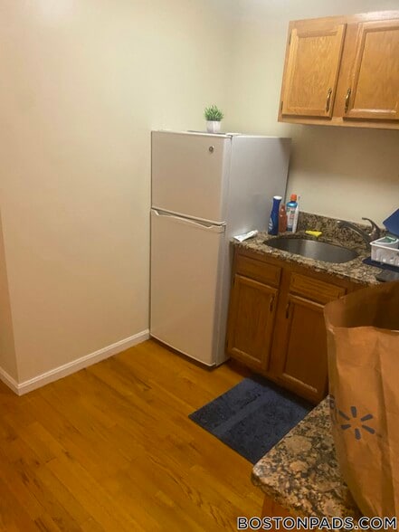 Building Photo - 8 Wait St