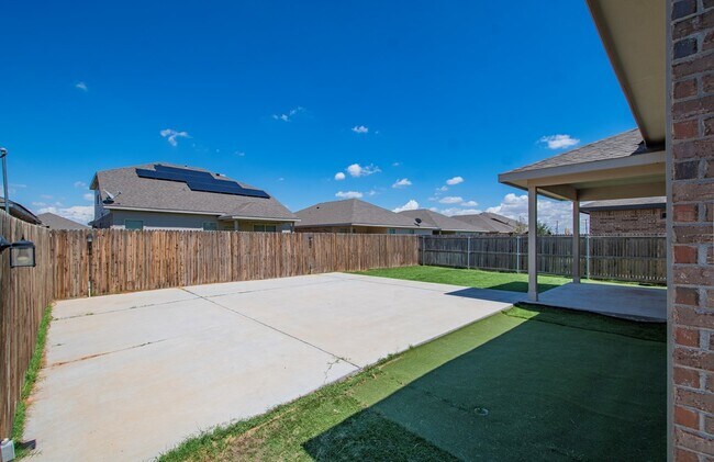 Building Photo - 6910 Kate Reed Dr