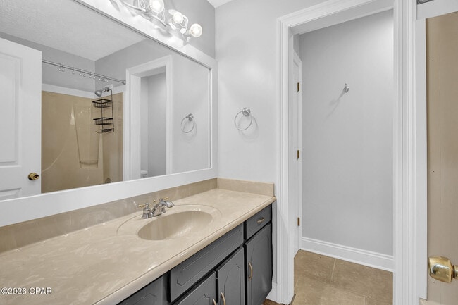 Building Photo - 1365 Capri Dr