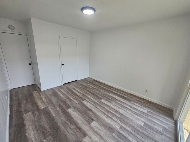 Building Photo - 2 Bedroom 1 Bath Apartment for Rent in Corning!