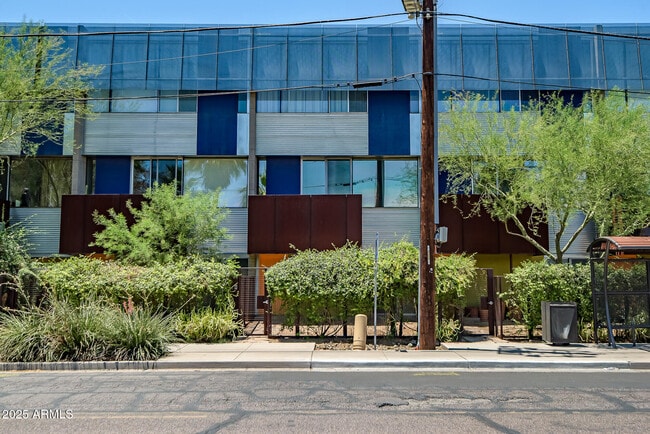 Building Photo - 1145 E Whitton Ave