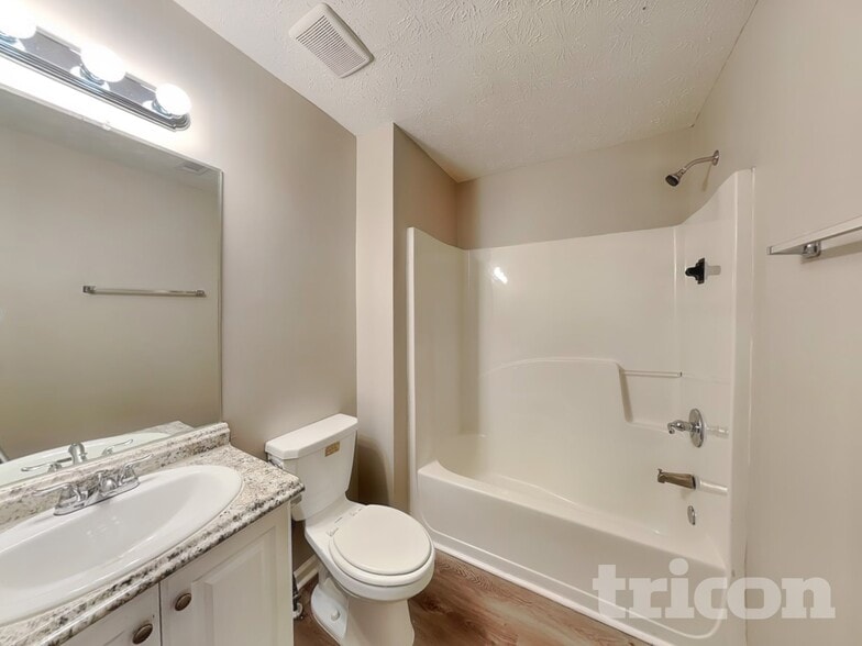 Building Photo - 360 Springhaven Way SE