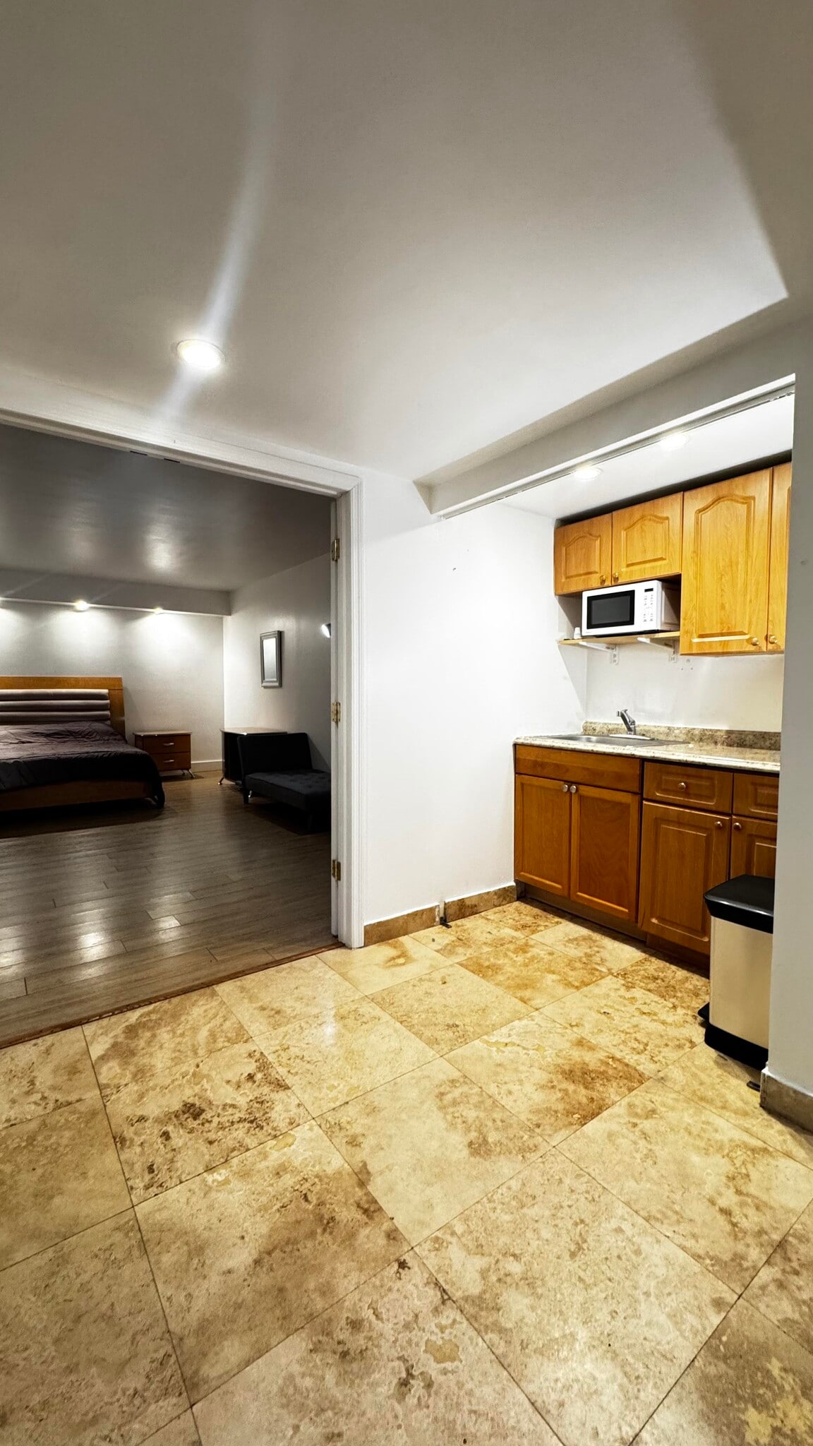 Building Photo - 999 Brickell Bay Dr