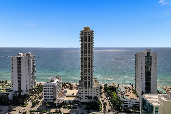 Building Photo - 16699 Collins Ave