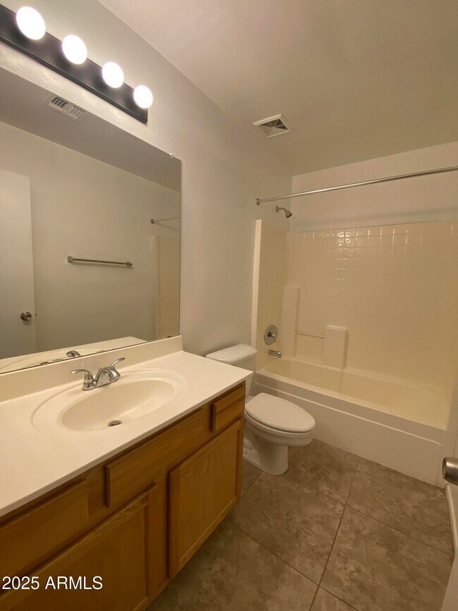 Building Photo - 3014 W Sands Dr