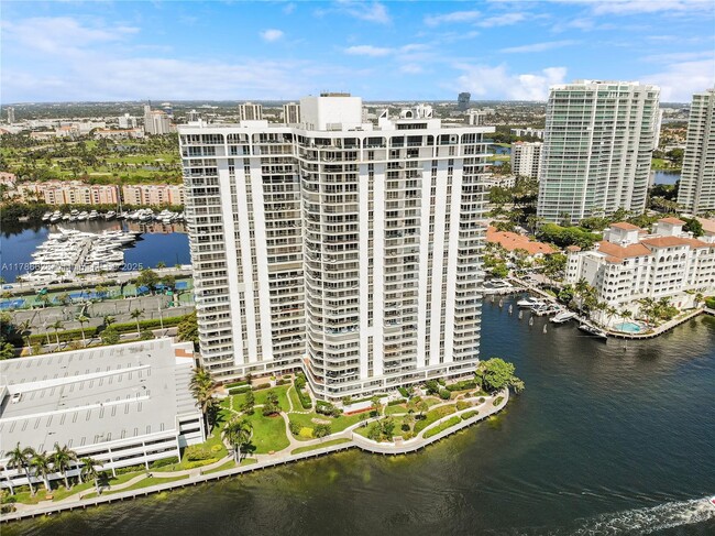 Building Photo - 19707 Turnberry Way