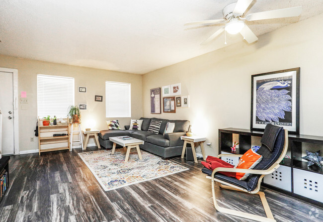 Living Room - Eastgate Apartments