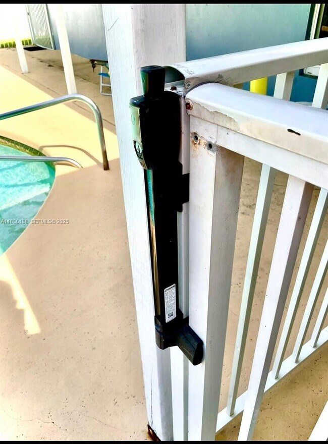 Building Photo - 2233 SE 13th St