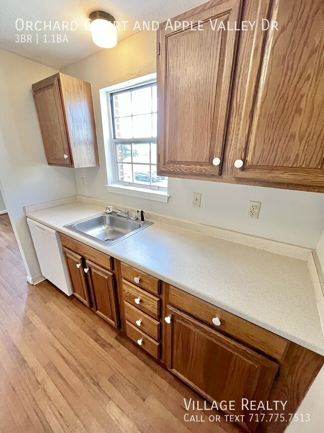 Building Photo - 302 Orchard Ct