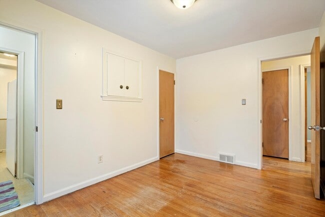 Building Photo - 17133 Delaware Ave