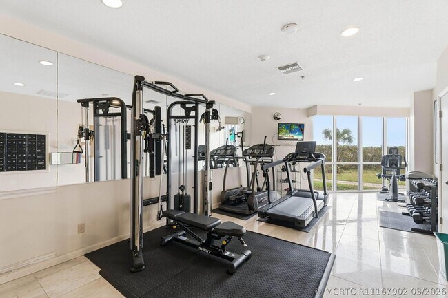 Building Photo - 3870 N Hwy A1A