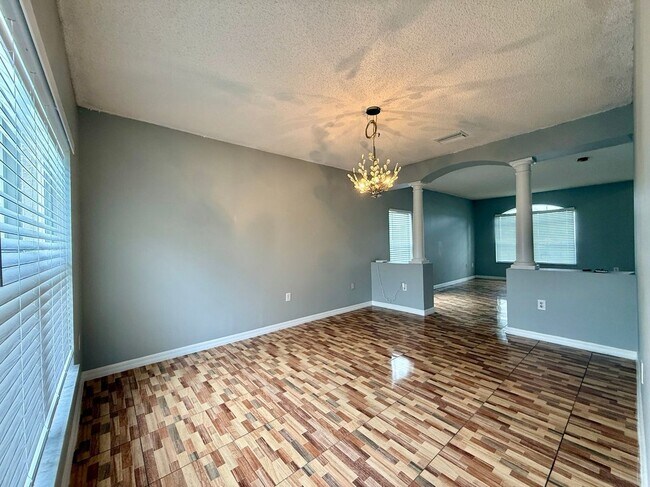 Building Photo - 677 Elbridge Dr
