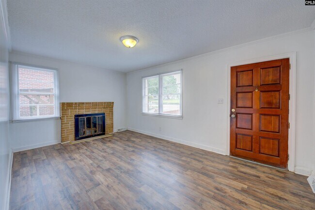 Building Photo - 5612 Kirkland St